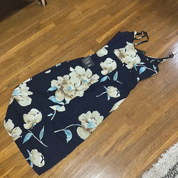 Draw You Close Navy Blue Floral Sleeveless Surplice Midi Dress - Picture 7 of 8